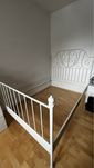 Biala metalowa rama lozka ikea leirvik 140x200
