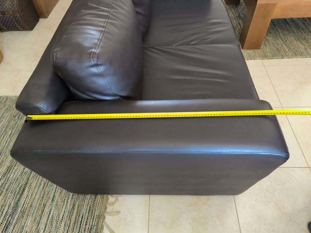 Dois sofas castanho chocolate