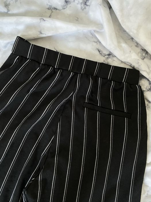 Eleganckie spodnie materialowe/cygaretki/ garniturowe w paski