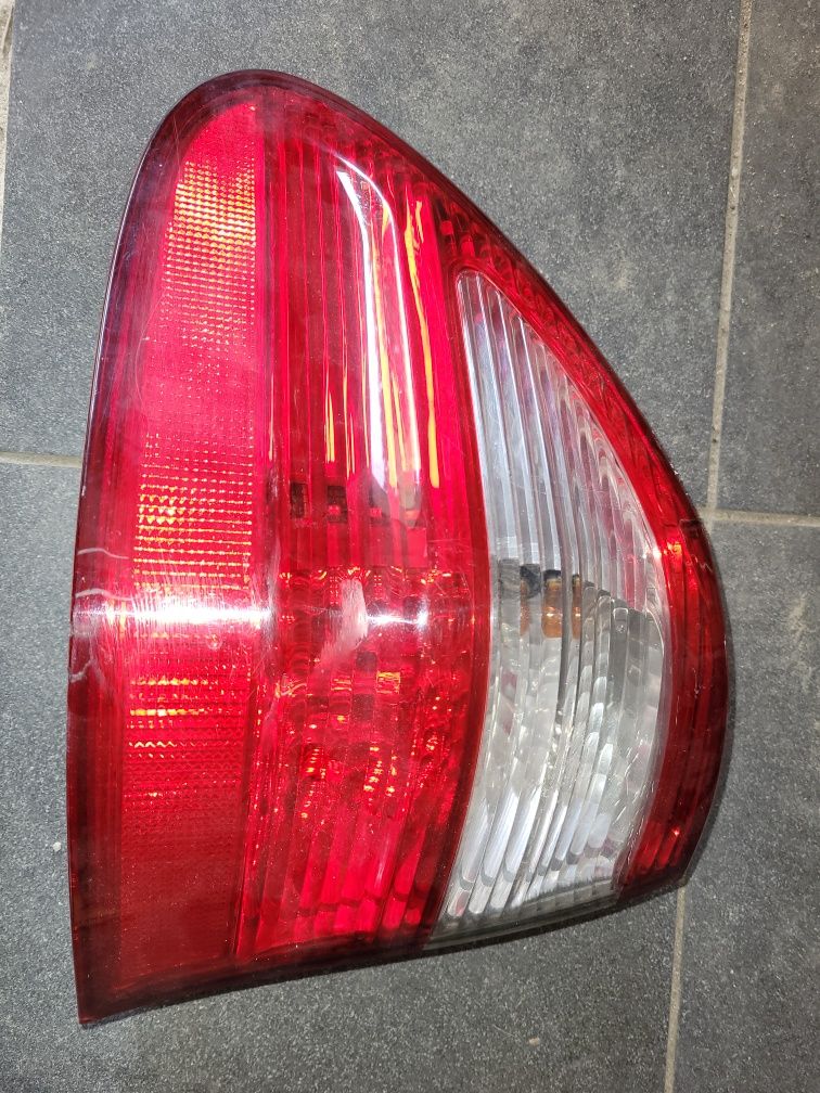 Lampa tylna mercedes w211 kombi