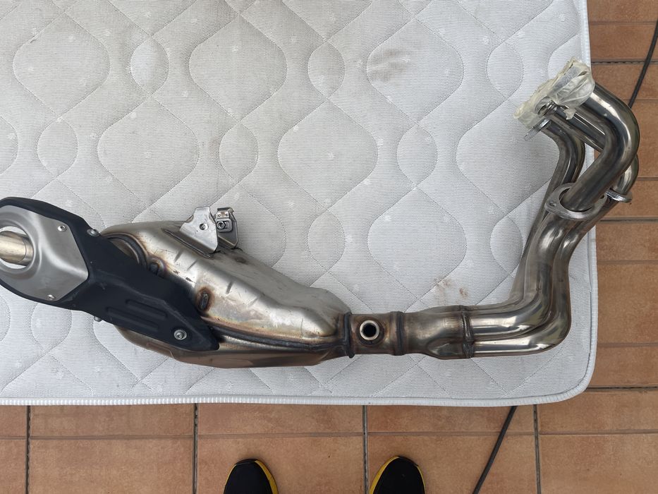 Escape origem Yamaha MT09 2020