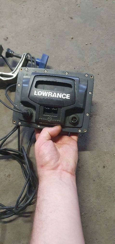 Ехолот Lowrance в неплохом состоянии