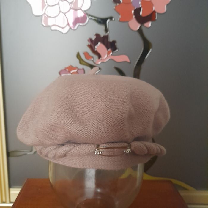 Берет жіночій вовна