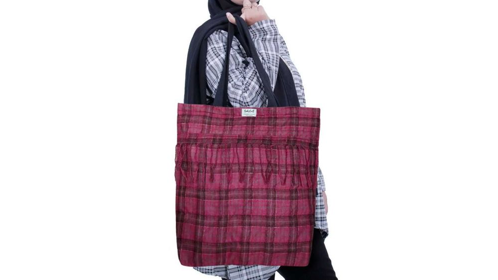 Styl, Praktyczność i Wyrafinowanie – Torba na zakupy „PINK CHECK”