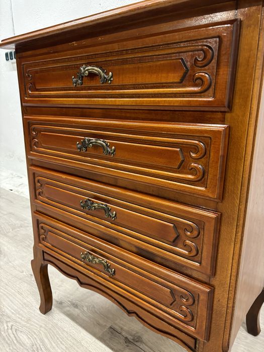 Piękna komoda szufladowa w stylu ludwikowskim