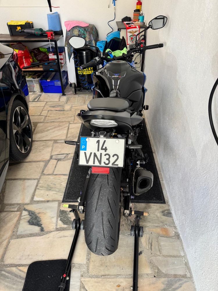 Suzuki gsxs750 como nova