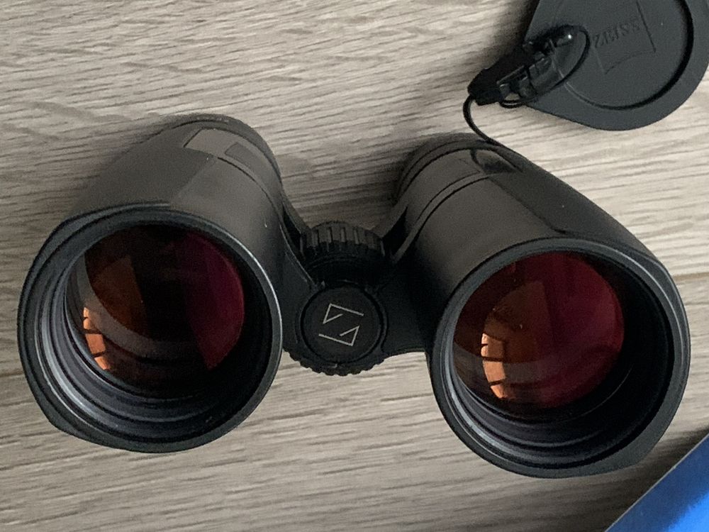 Бинокль Carl Zeiss Victory 10x42 HT