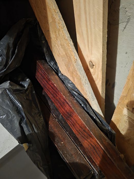 Stary stół rozkładany w dobrym stanie