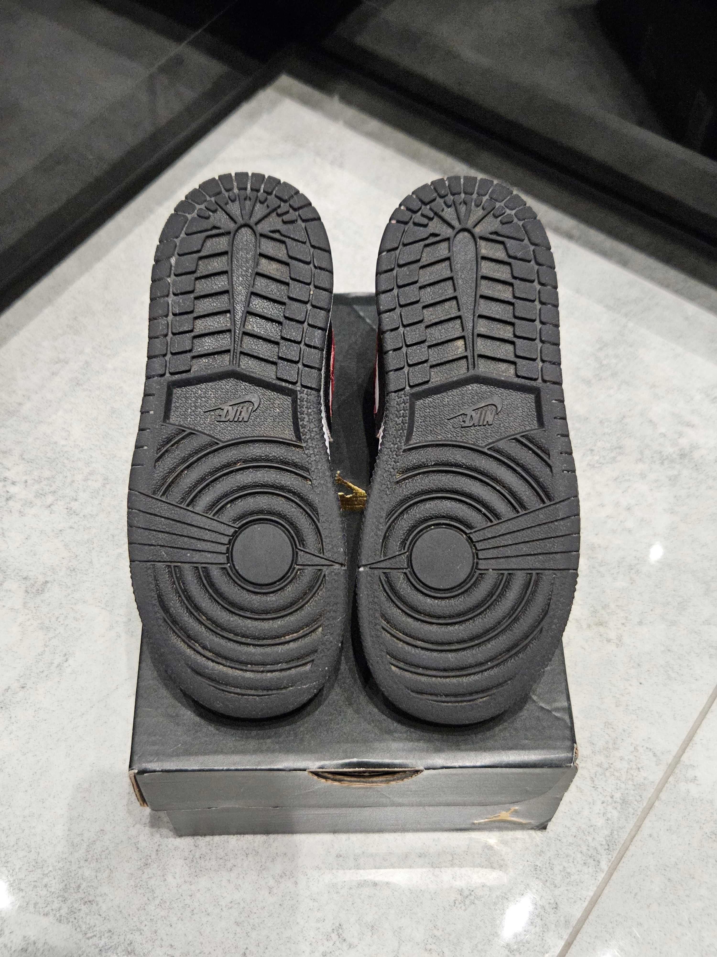 Buty Nike Air Jordan 1 Mid Alt (TD) "Chicago Black Toe" r. 27eu/16cm