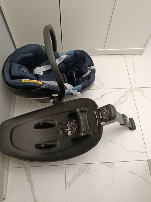 Fotelik samochodowy dla noworodków Cybex plus baza