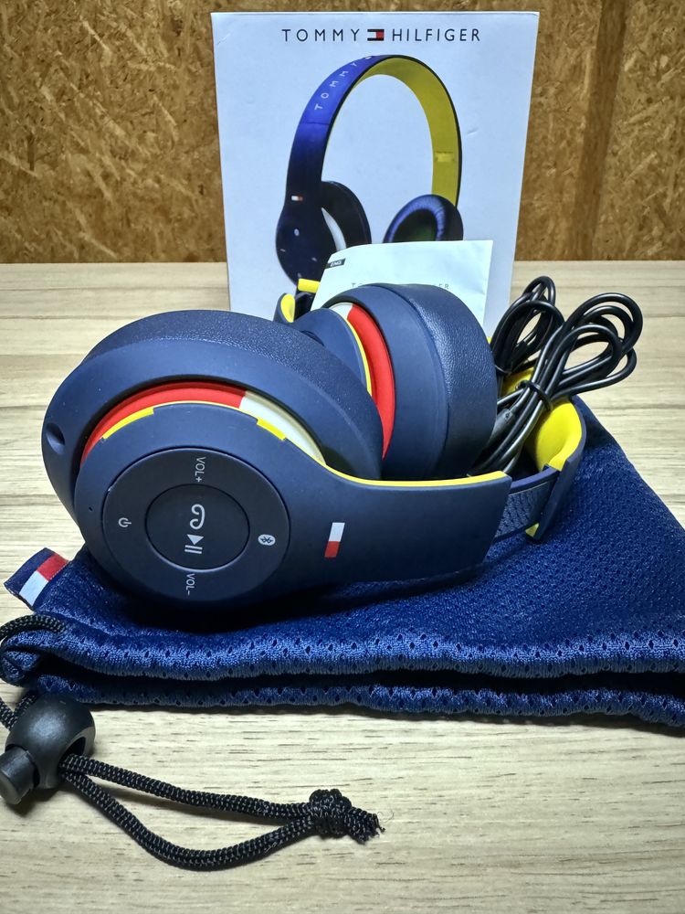 Auscutadores tommy hilfiger  headphones novos