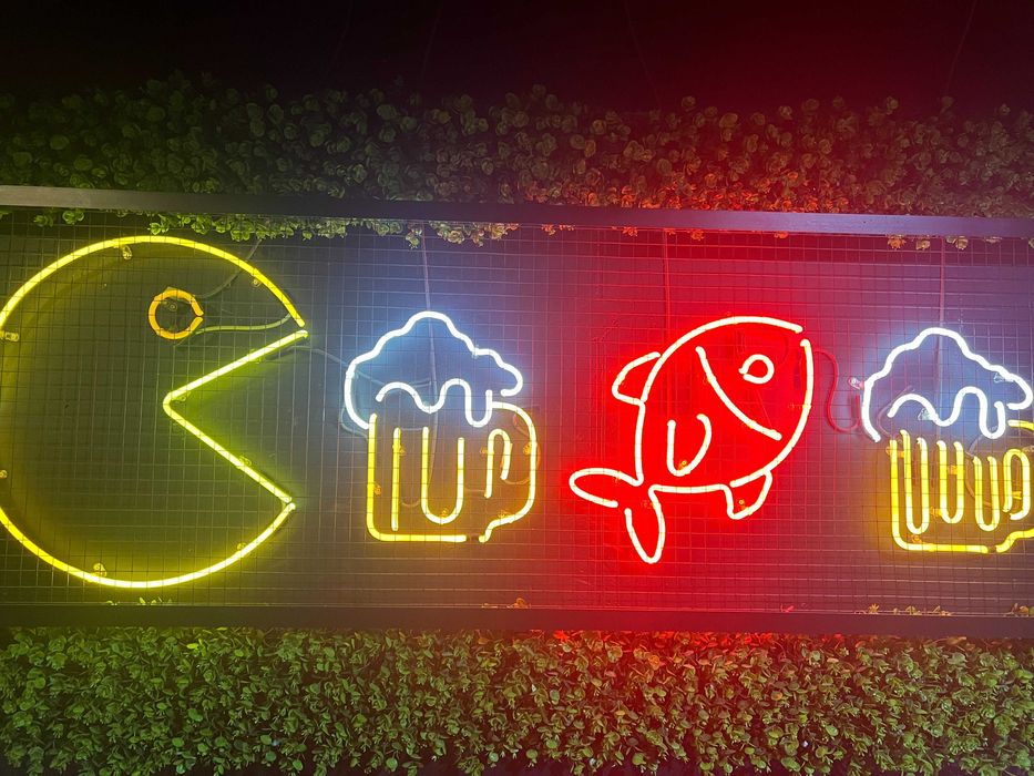 Продам Неоновый Пакмен 2100X740