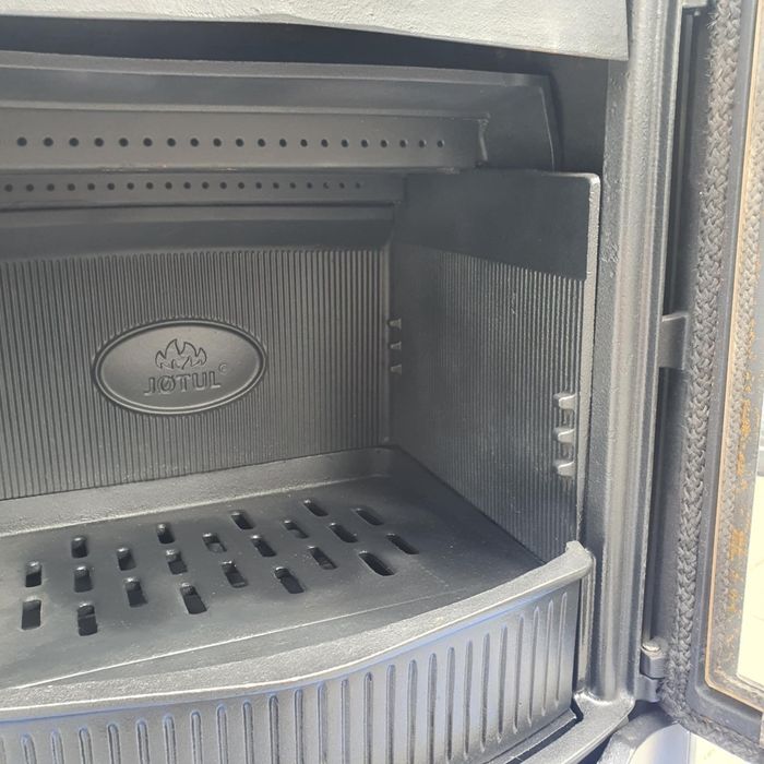 Piec jotul F 320jak nowy