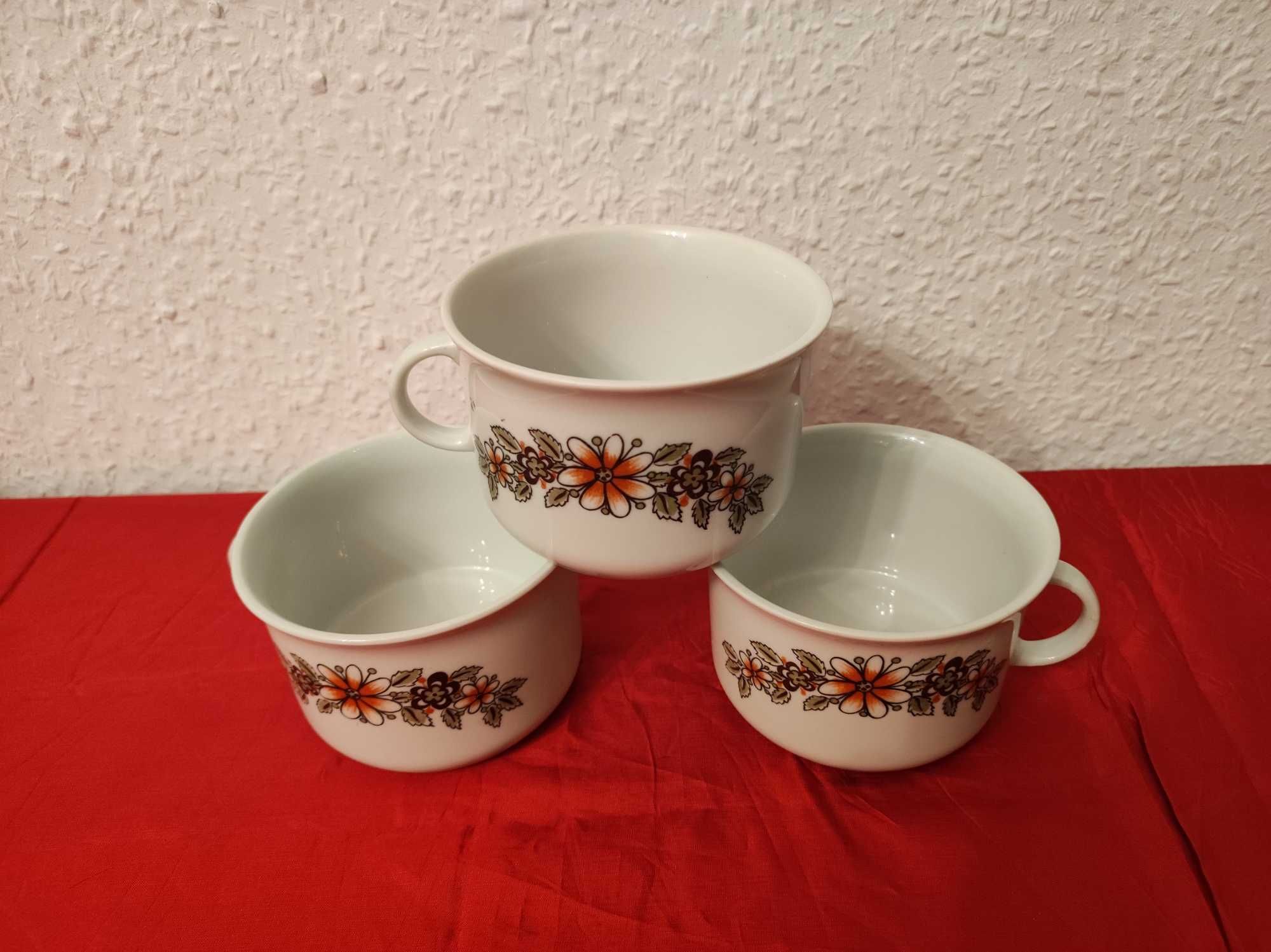 3 kubeczki porcelana PRL