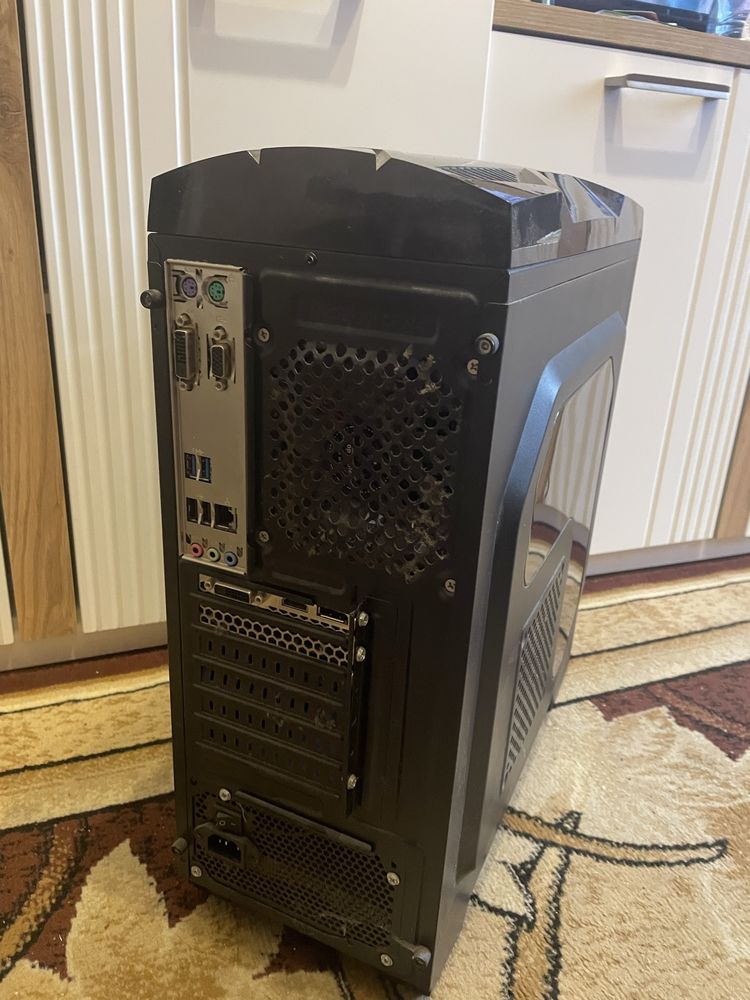Komputer GTX 1050 TI Intel core i3-8-100 8 gb RAM