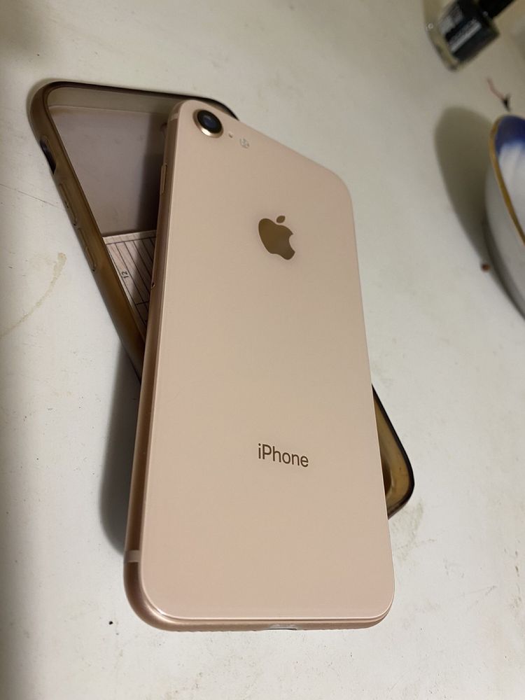 Iphone 8 64gb гарний стан