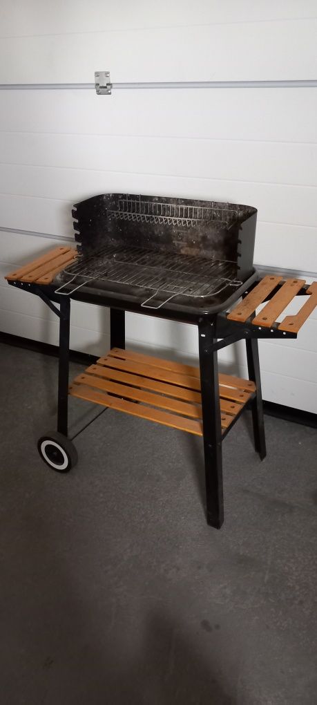 Grill węglowy okazja