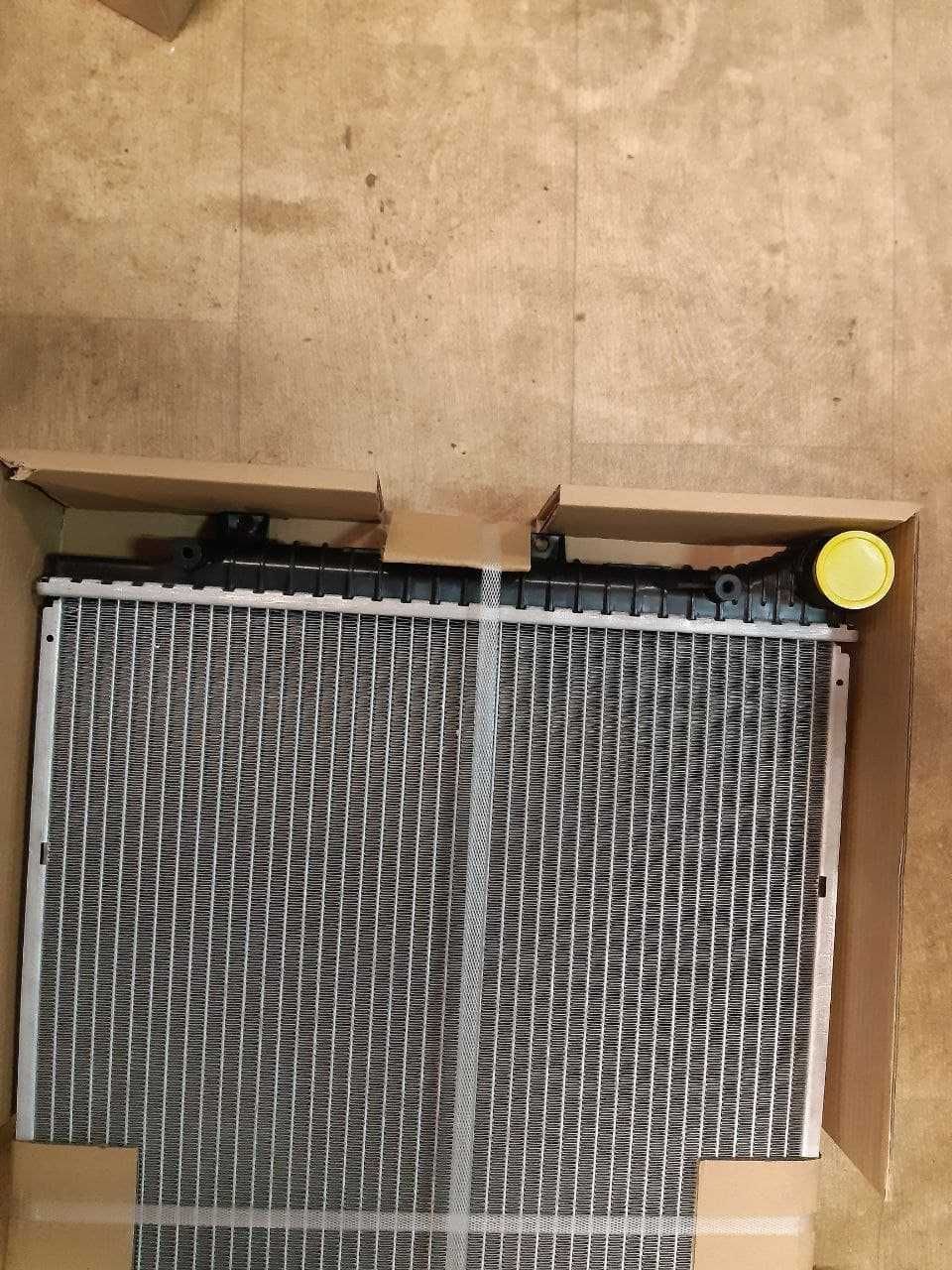 Радиатор охлаждения двигателя VW Passat b7 USA