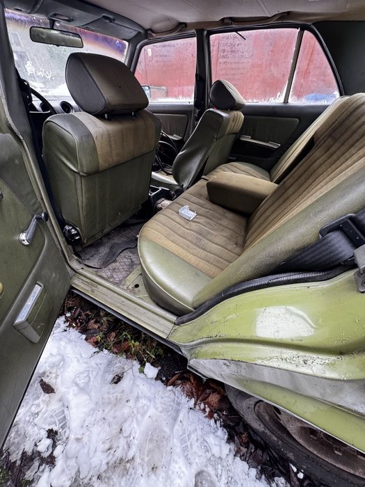 Машина Mercedes w123