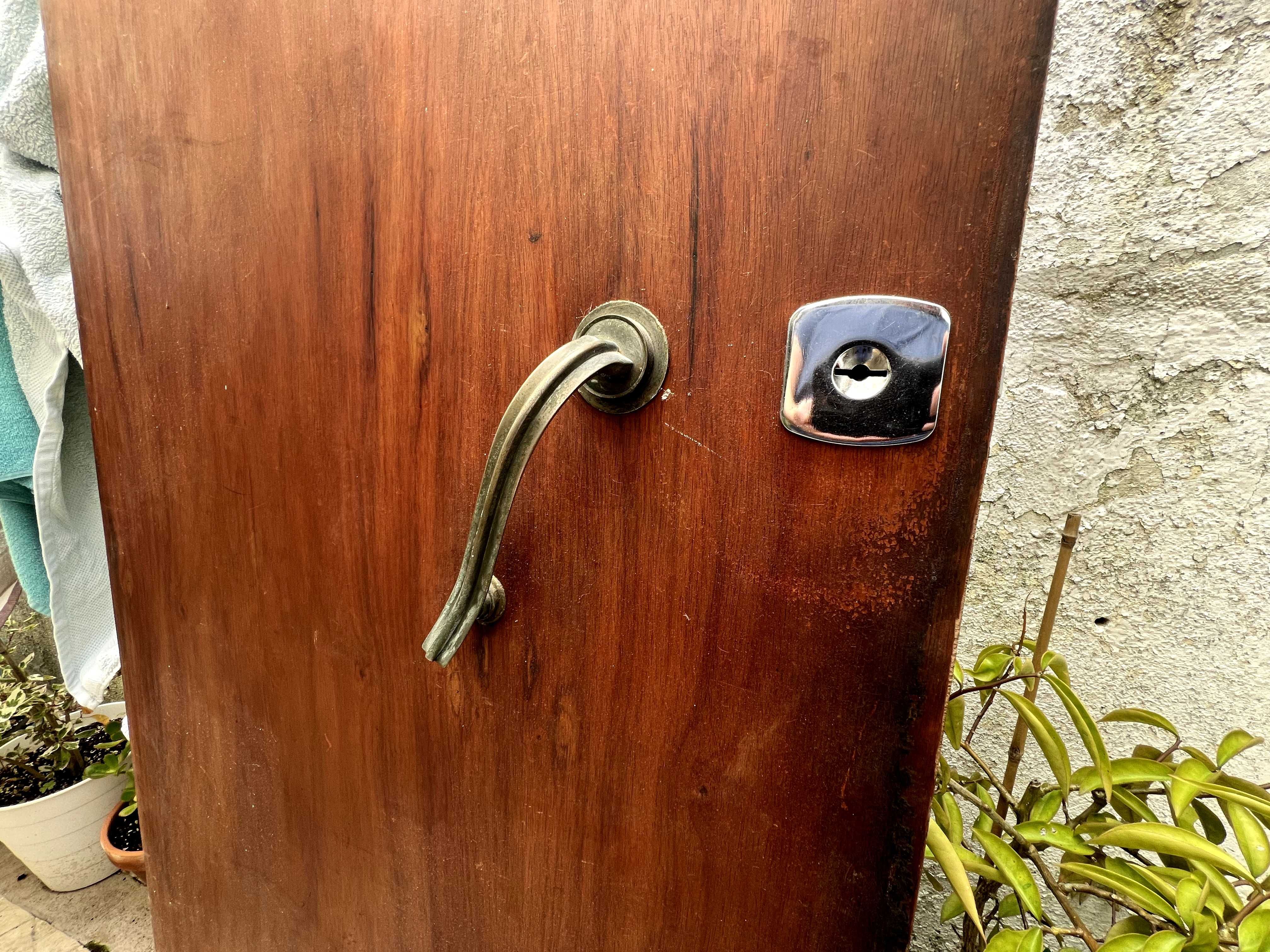 Porta Blindada, com Fechaduras e com chaves