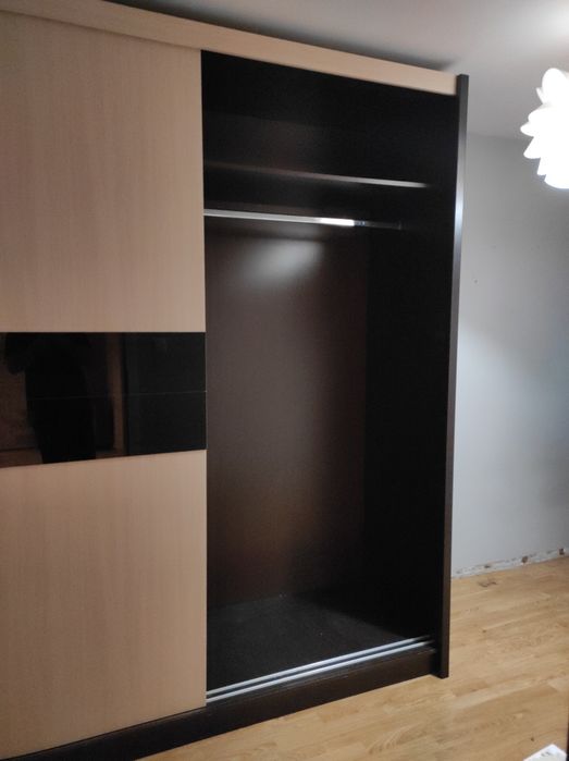 Szafa dwudrzwiowa rozsuwana