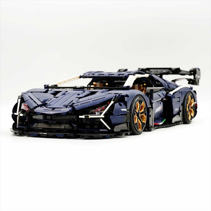 Конструктор Technic Lamborghini Aventador. Масштаб 1:8.  4260 деталей.