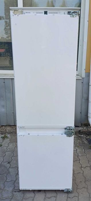 Вбудований холодильник з морозильною камерою Міле Miele KFN 37282 iD