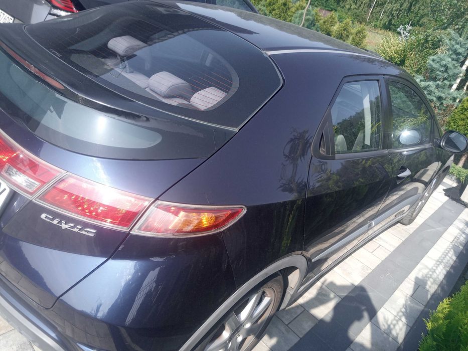 honda Civic 1.8 benz .140km. 164000km.  2008 rok