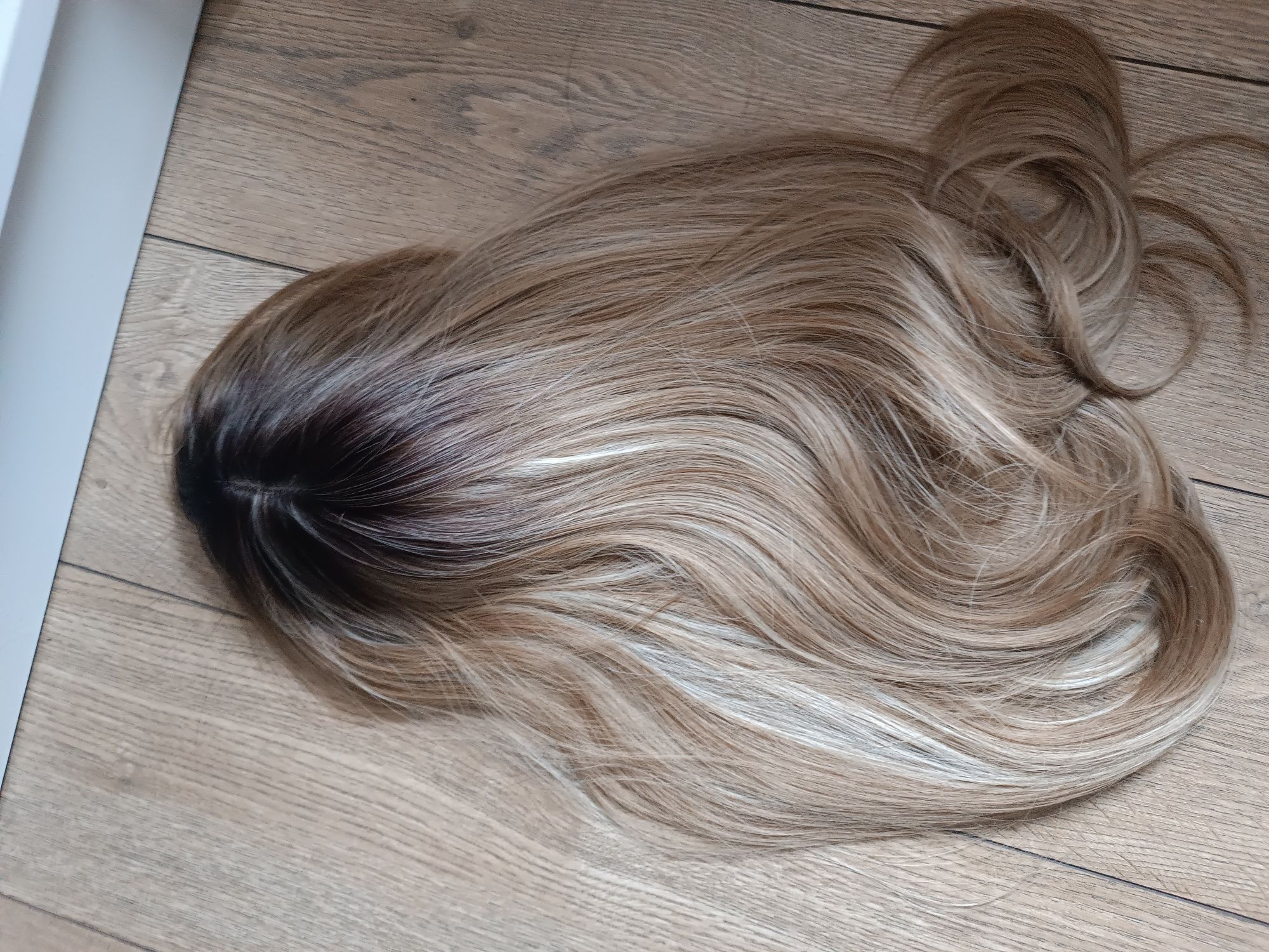 Blond     peruka