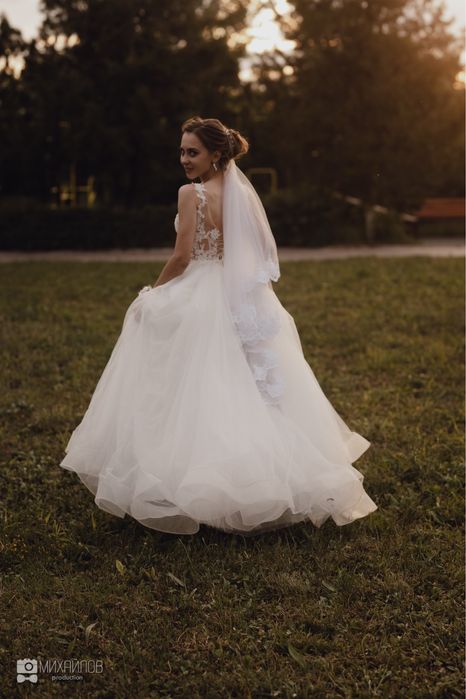 Весільна сукня довга