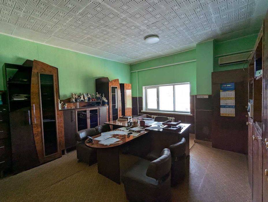 Здамо в оренду майданчик та склади зрампою та напольні  на Обухова 66А