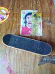 Brinquedo skate de dedo