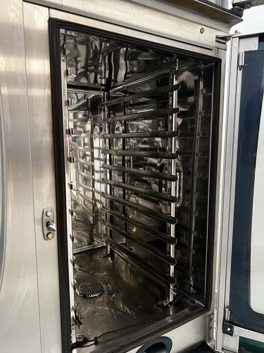 Piec konwekcyjno-parowy Rational SCC DUO 101+61. 16 półek.