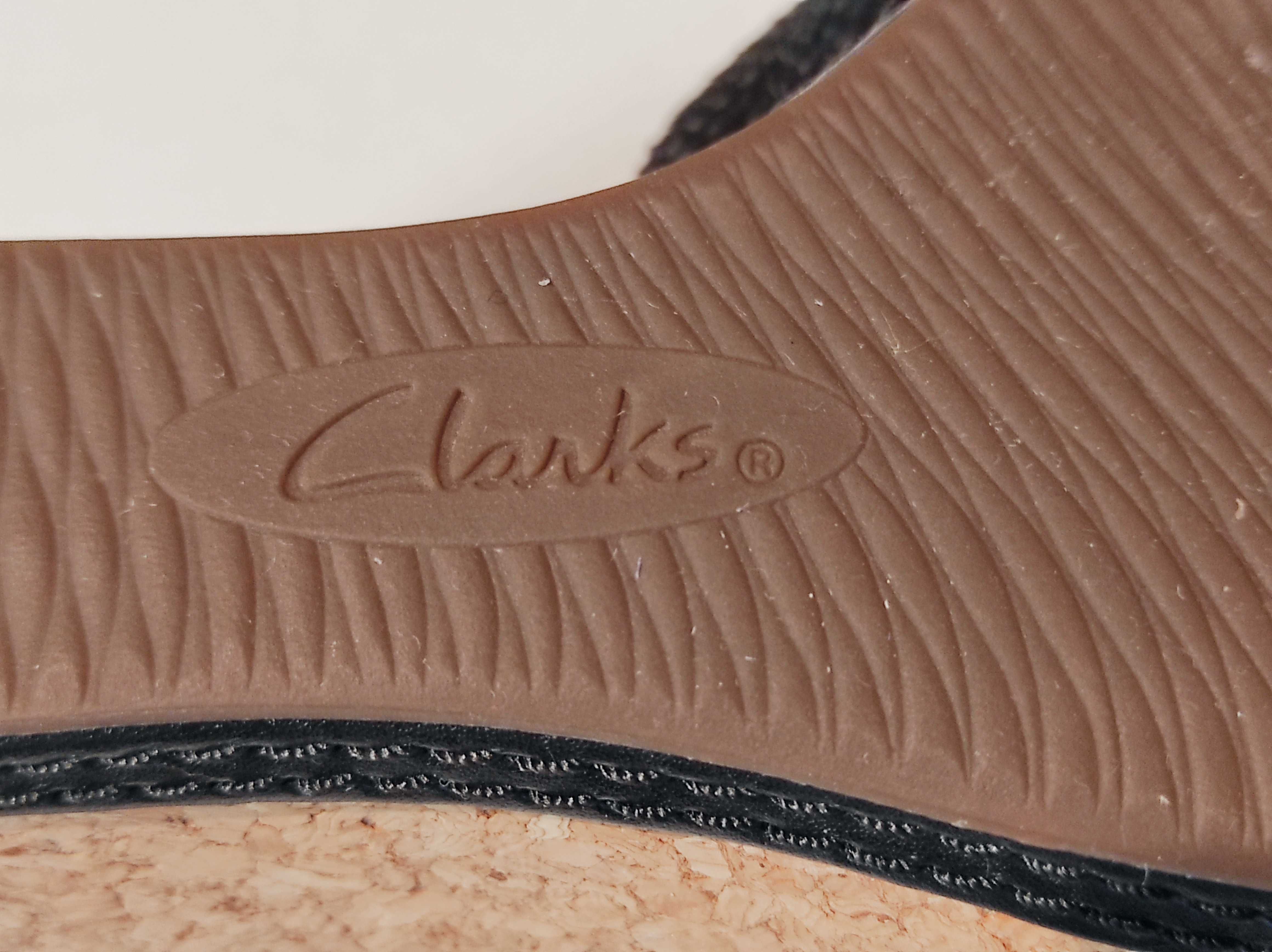 Босоніжки жіночі на платформі,Clarks soft cushion,д.у.23,5см,стан нові