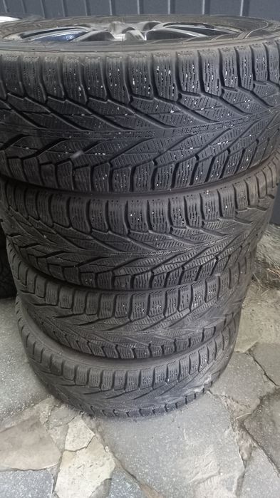 Шини 215-60 R17 100R Nokian Hakkapeliitta R2 suv