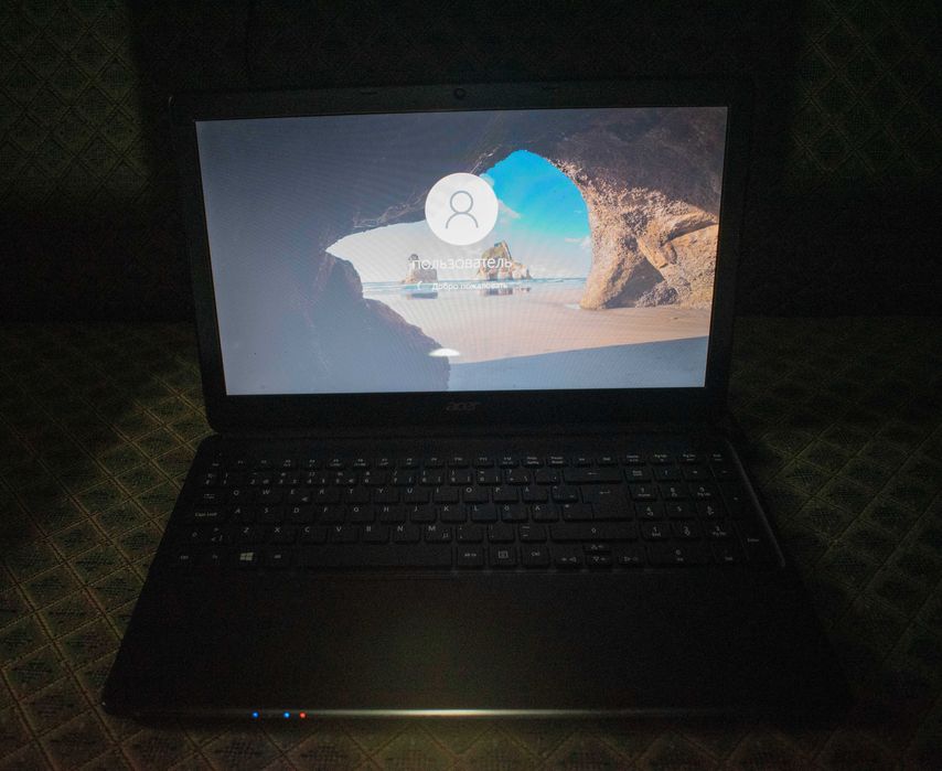 Ноутбук Acer (8 Гб оперативы/ 1 Трб ЖД/ AMD A4-5000 APU)
