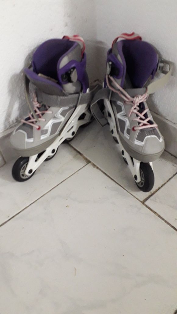 Patins em linha com proteções