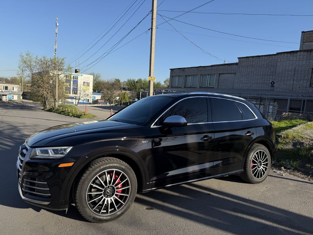 Audi SQ5 2017 рік