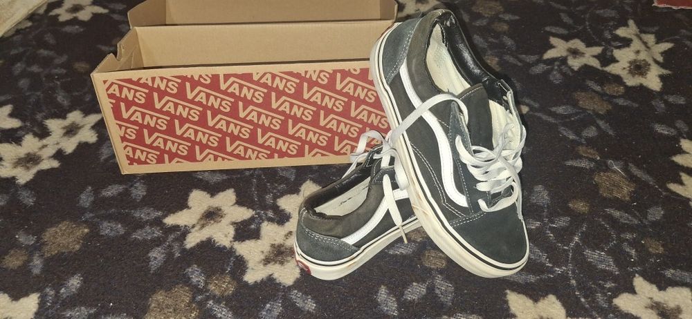 Vendo vans originais com caixa tamanho 37