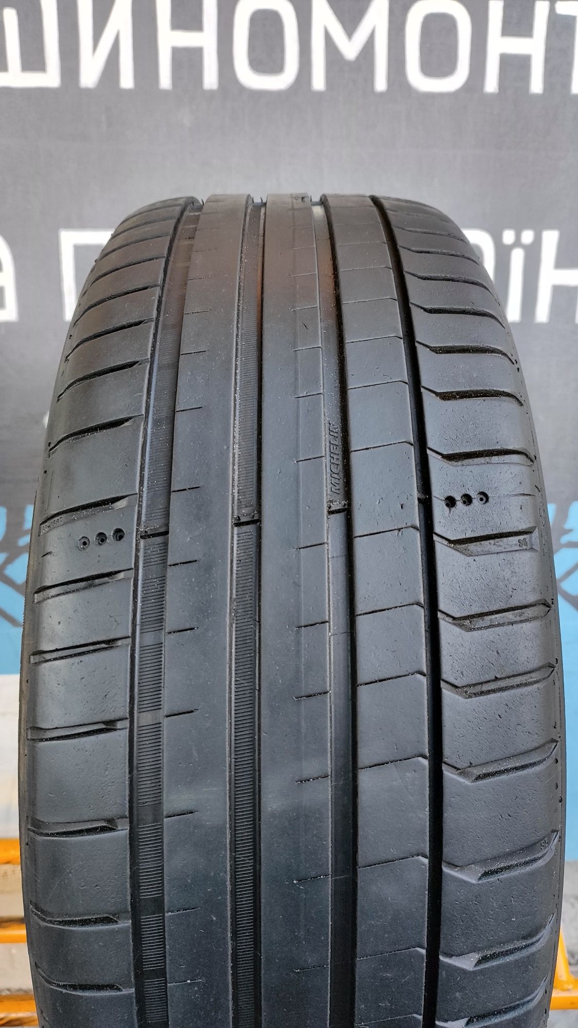 Шини Michelin літні 225/45 R19