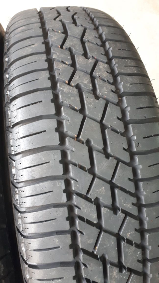 Dois pneus novos 185/70 14 Dunlop SP 9 p/ Renault Kangoo, Opel Corsa D