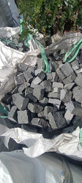 Бруківка гранітна колота габбро