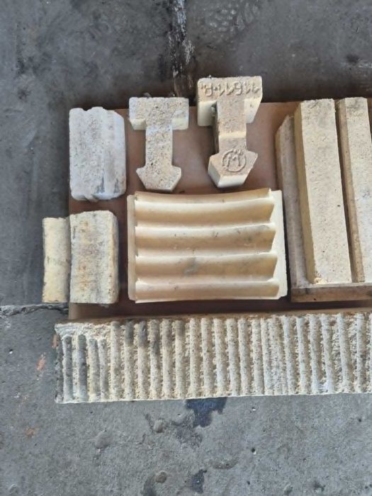 Cegła izolacyjna i szamotowa mulitowa i perlitowa LAL8 LPC6 IFB23,26