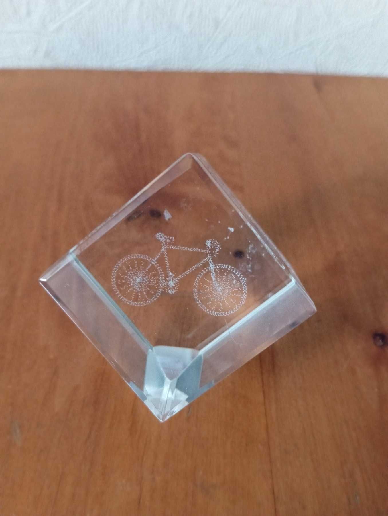 Велосипед в стекле, лазерная вырезка,
