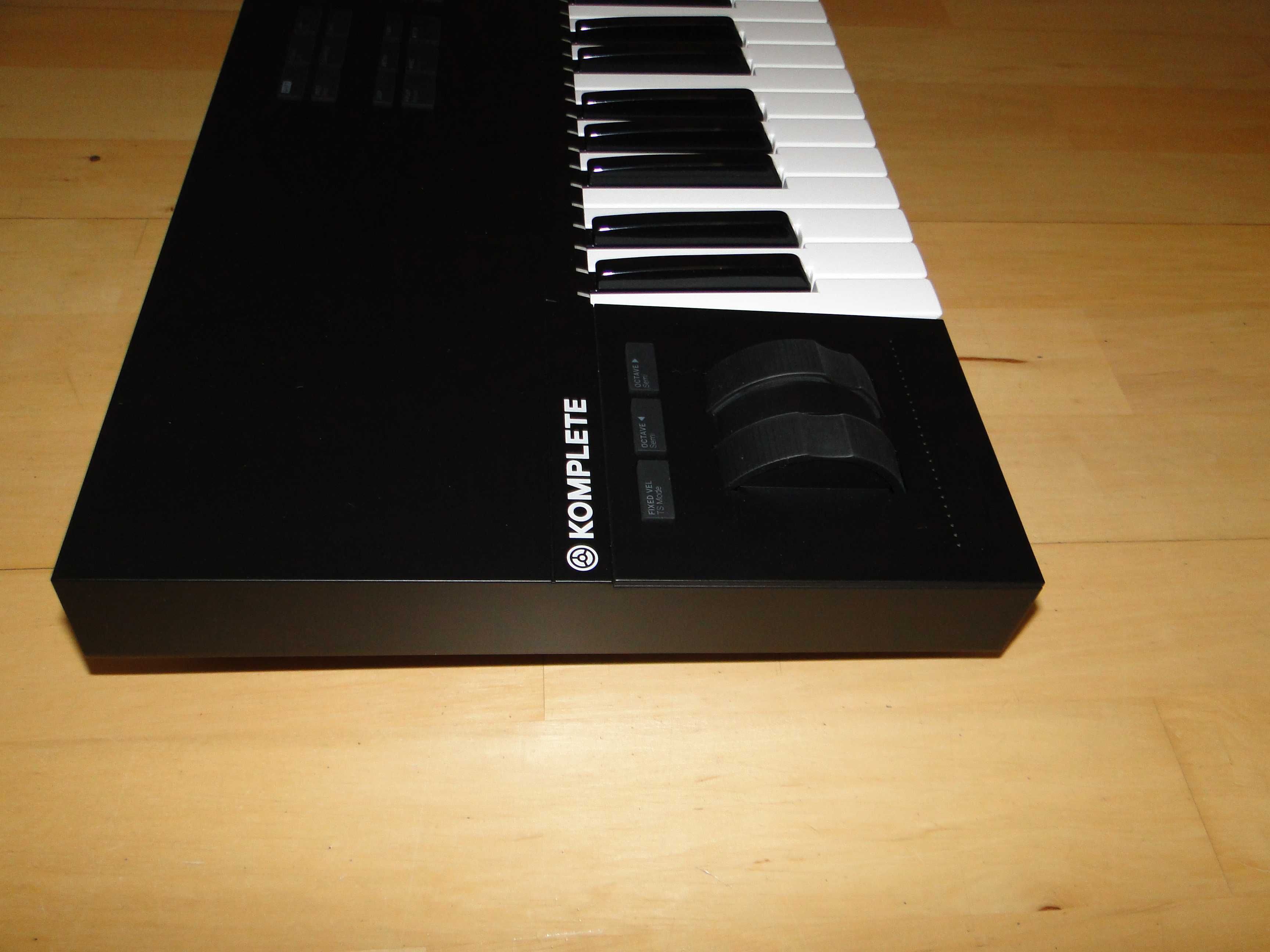 Zawodowa Klawiatura Sterująca Native Instruments Komplete Kontrol S61