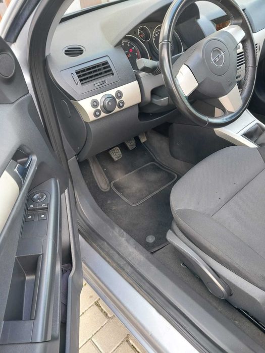 Opel Astra H 1,4 B nowy rozrząd, niski przebieg 153 tysiące. ZAMIANA