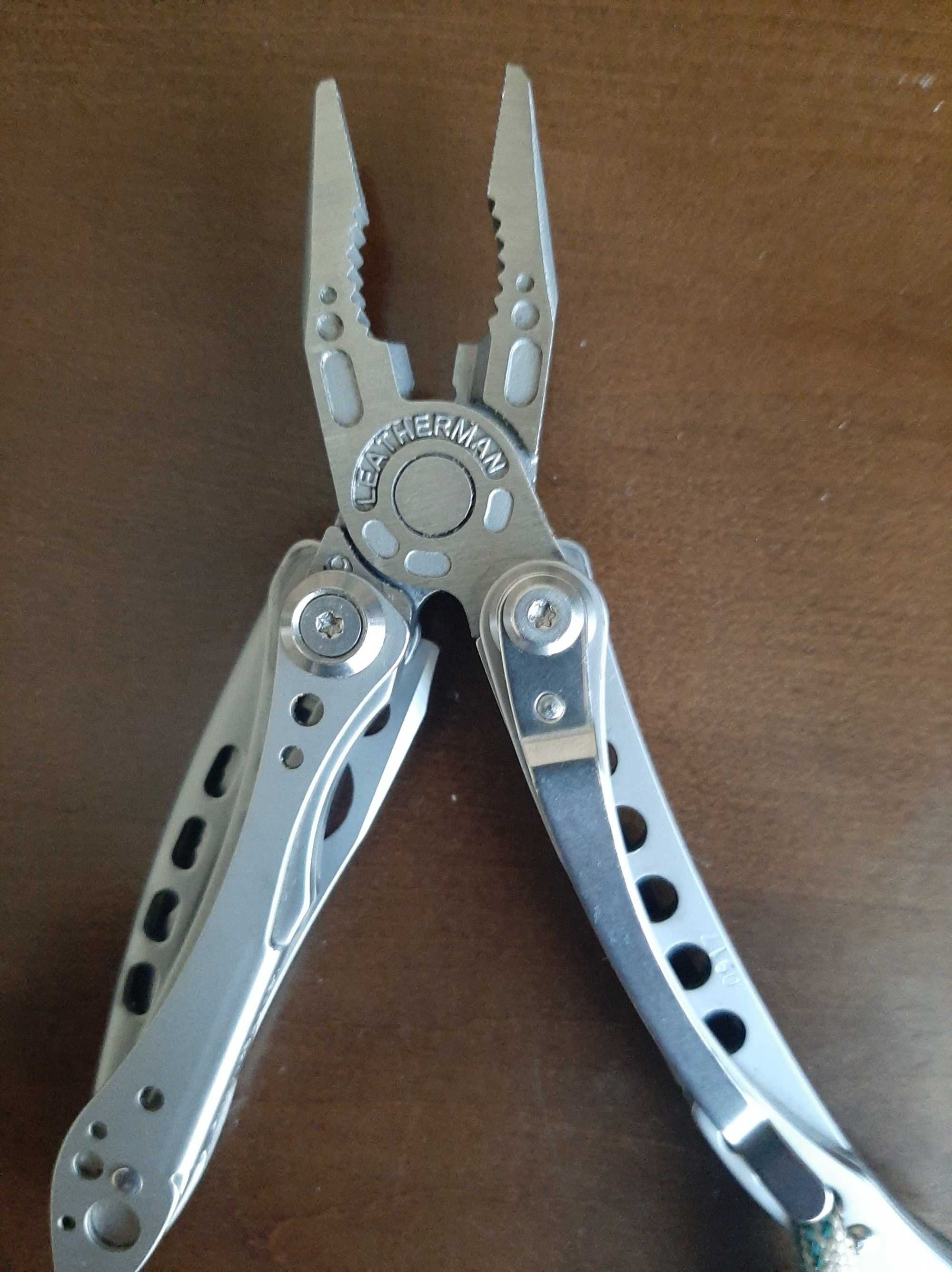 Мультитул Leatherman Freestyle