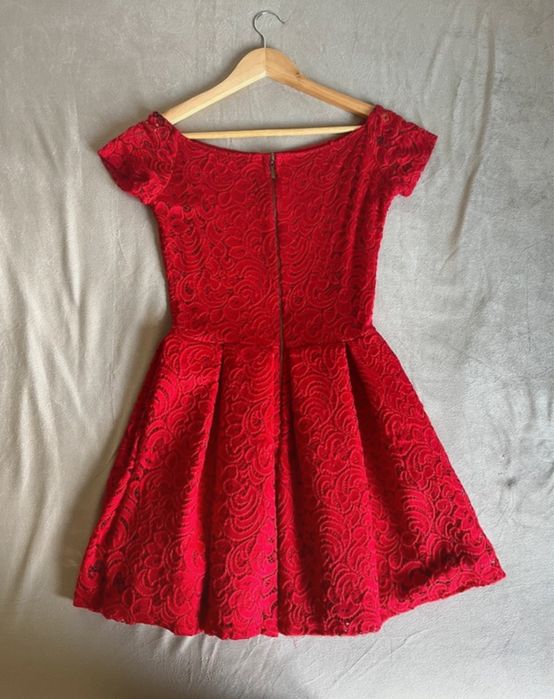 Czerwona sukienka, rozmiar S, s.Moriss