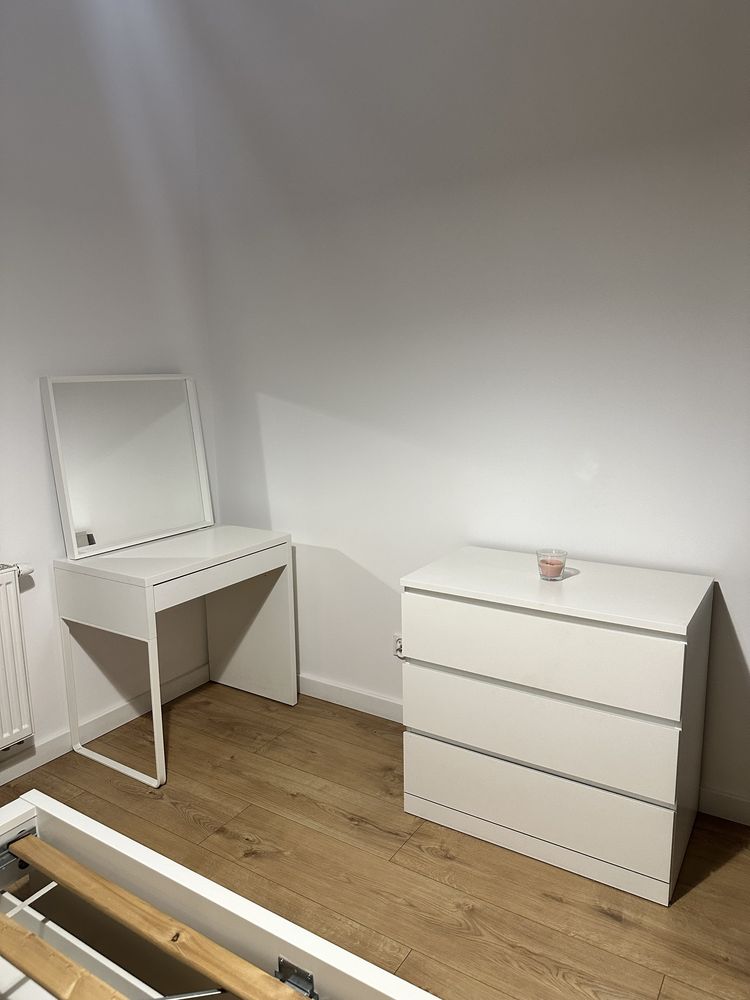 Zestaw bialych mebli do sypialni Ikea Malm