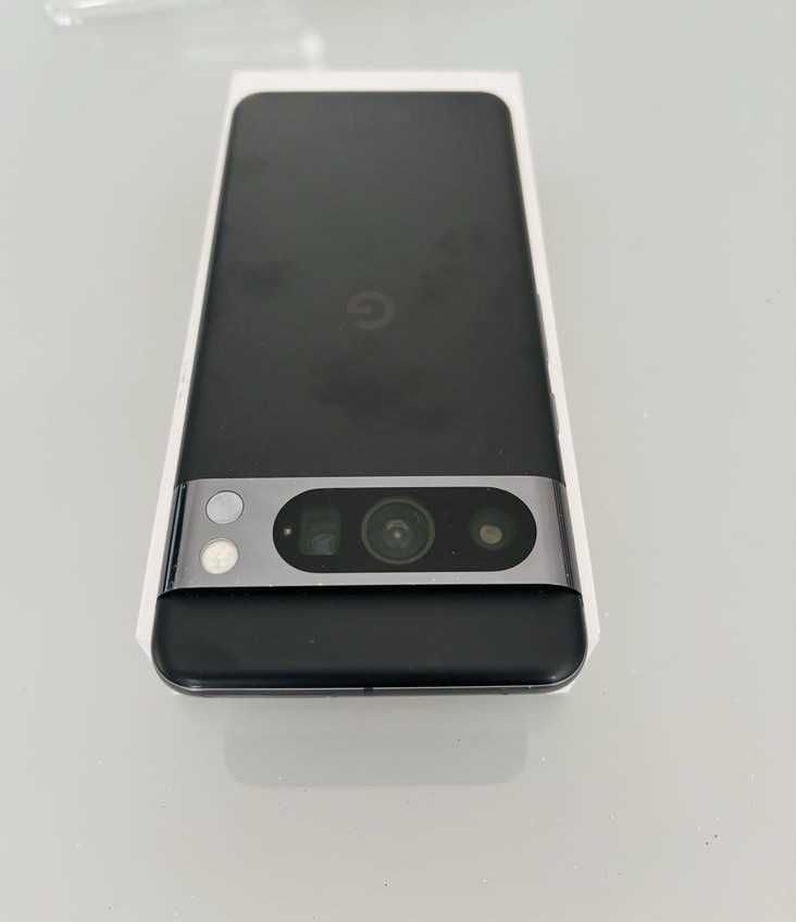 Pixel 8 Pro com garantia tem um mês